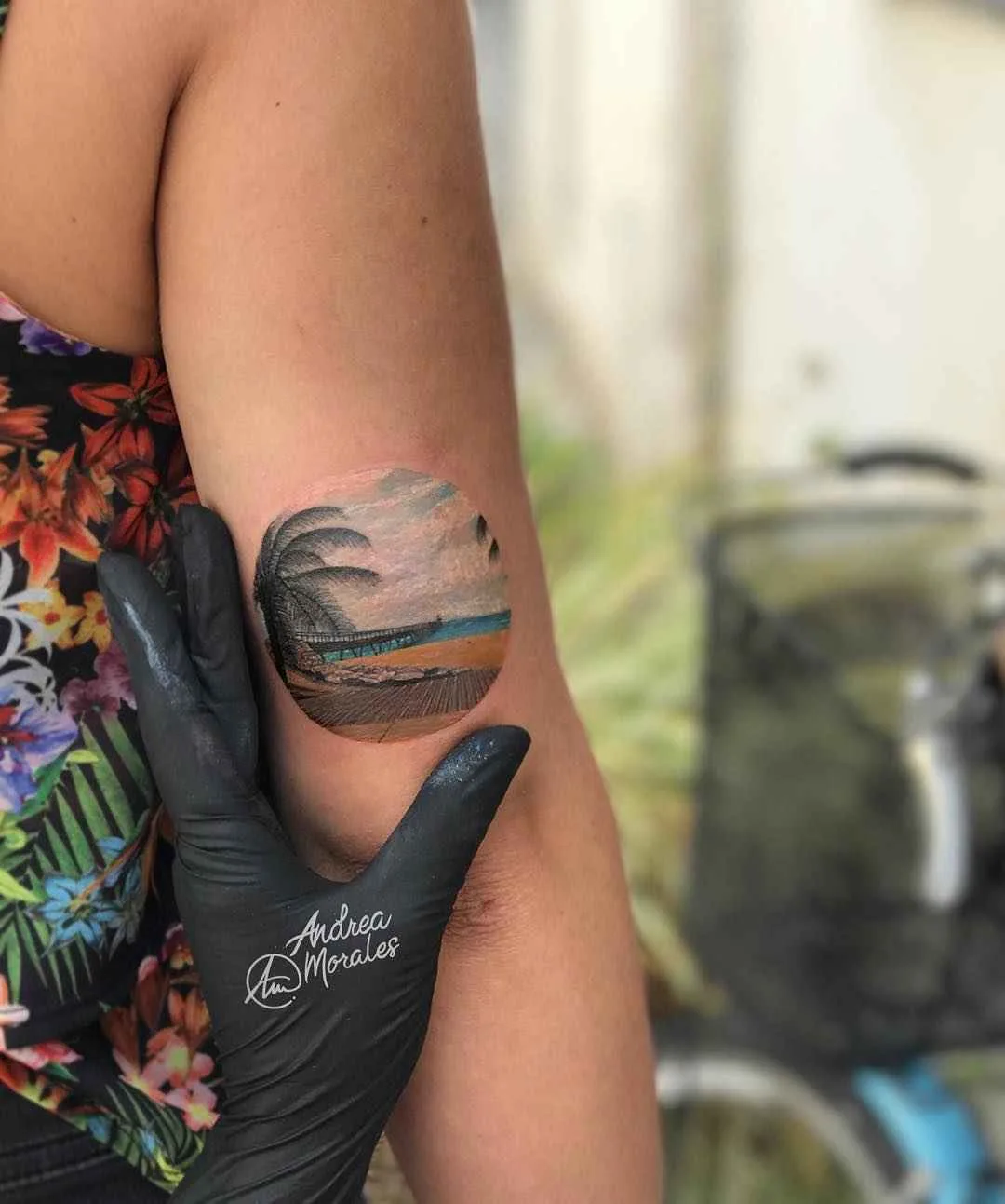 Tatuagem de cor por Andrea Morales tatuagem circular minimalista | Artista de tatuagem Andrea Morales tatuagem circular minimalista
