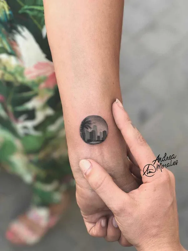 black and grey black and grey Tatuagem em wrist #11794 | Tatuador Andrea Morales