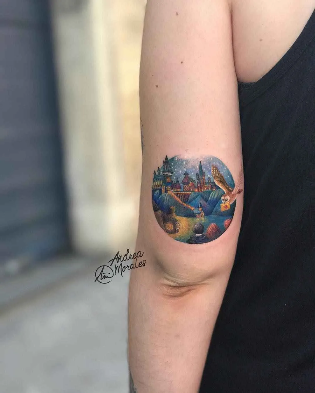 Tatuagem de cor por Andrea Morales tatuagem circular minimalista | Artista de tatuagem Andrea Morales tatuagem circular minimalista