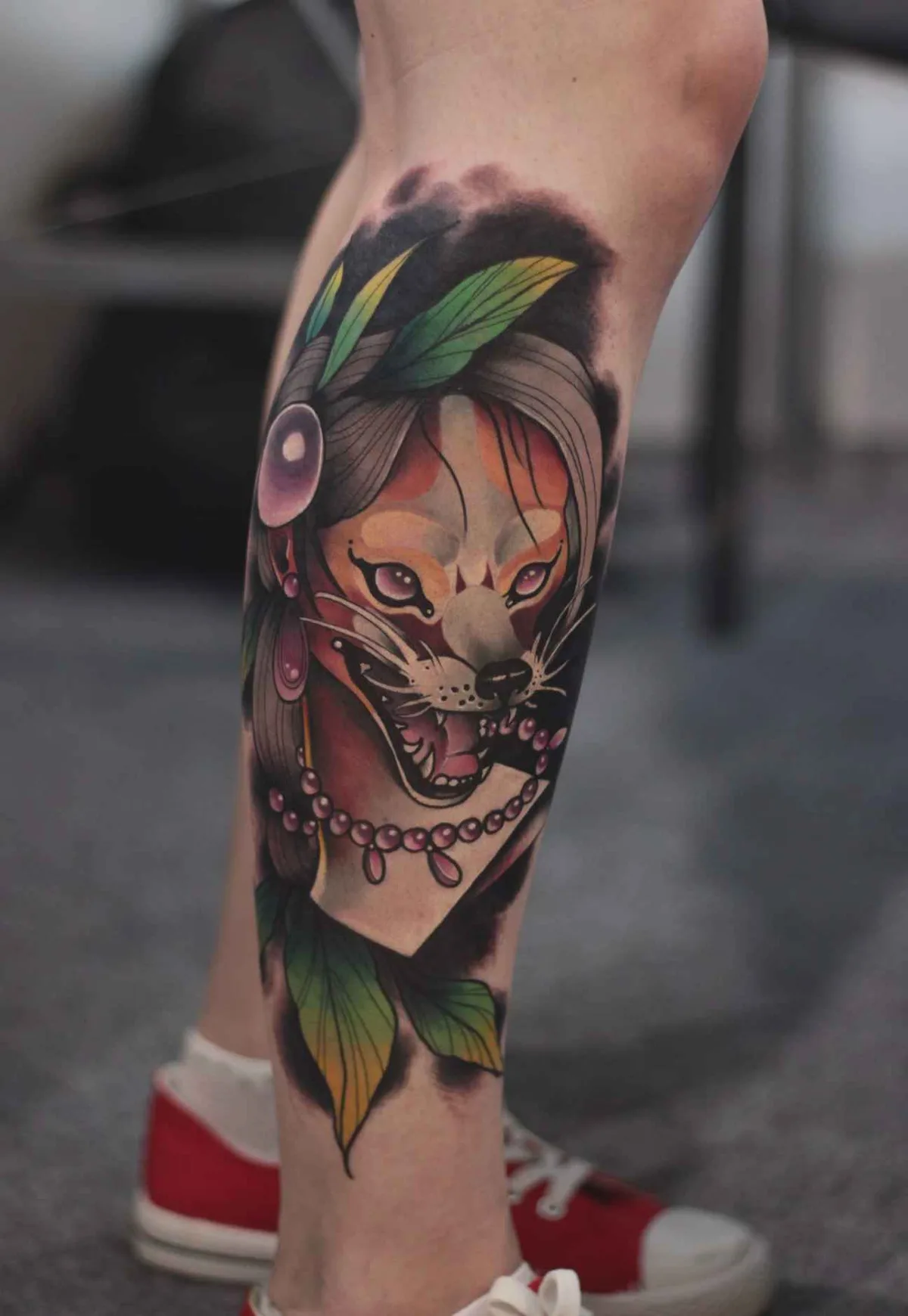 Tatuador Ilya Chernik nova tattoo na escola, realista
