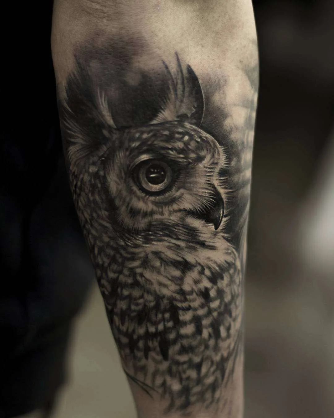 Tatuagem artista Coreh Lopez, retrato preto e cinza tatuagem realista, surrealismo | Espanha