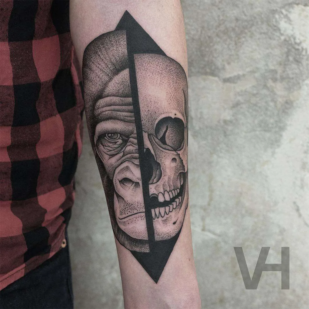 Tattoo artist Valentin Hirsch, authors style simmetrical dotwork tattoo | Germany