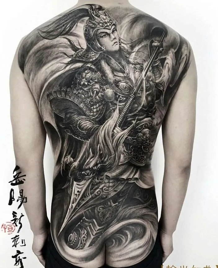Artista di tatuaggi Heng Yue, stile nero e grigio tradizionale orientale realistico | Cina