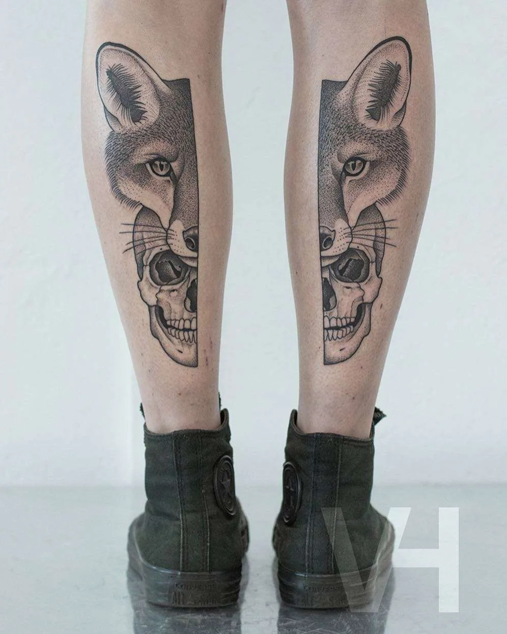 Tattoo artist Valentin Hirsch, authors style simmetrical dotwork tattoo | Germany