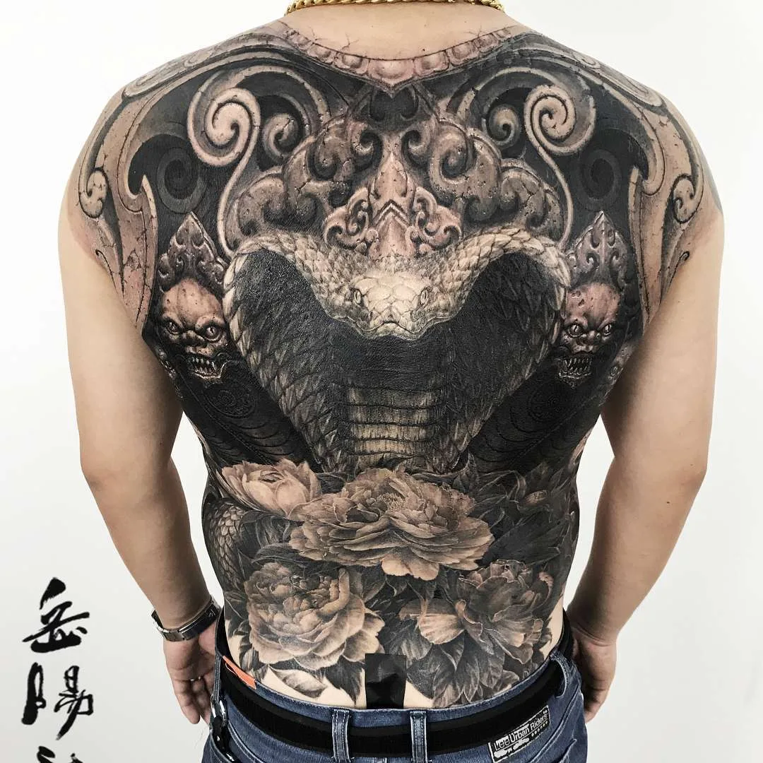 Artista di tatuaggi Heng Yue, stile nero e grigio tradizionale orientale realistico | Cina