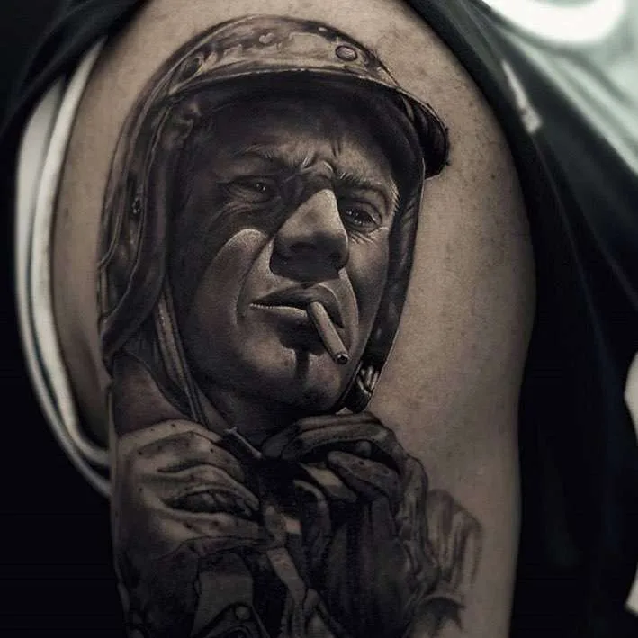 Tatuagem artista Coreh Lopez, retrato preto e cinza tatuagem realista, surrealismo | Espanha