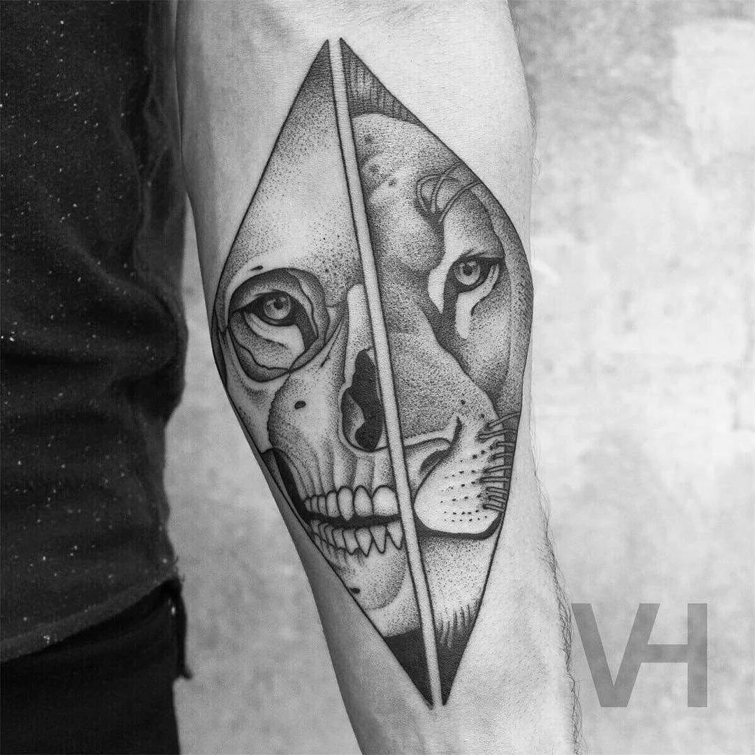 Tattoo artist Valentin Hirsch, authors style simmetrical dotwork tattoo | Germany