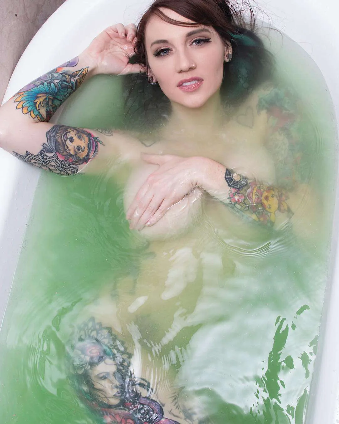 Modello tatuato Erica Fett, modello alternativo, ragazza tatuata | USA