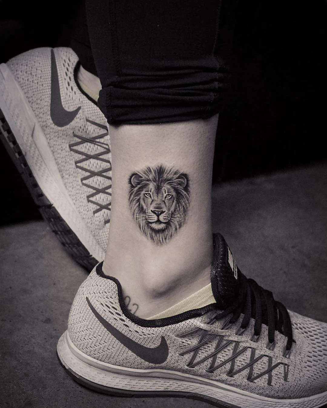 Significato dei tatuaggi di leone: una guida completa sulle simbologie, gli stili e le considerazioni chiave - image 5