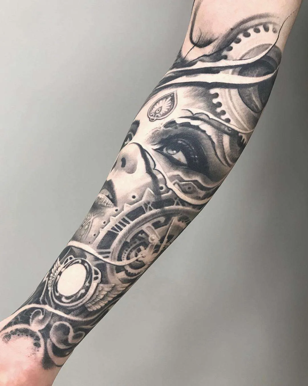 Artista di tatuaggi Victor Portugal, stile degli autori nero e grigio, realismo, surrealismo | Polonia