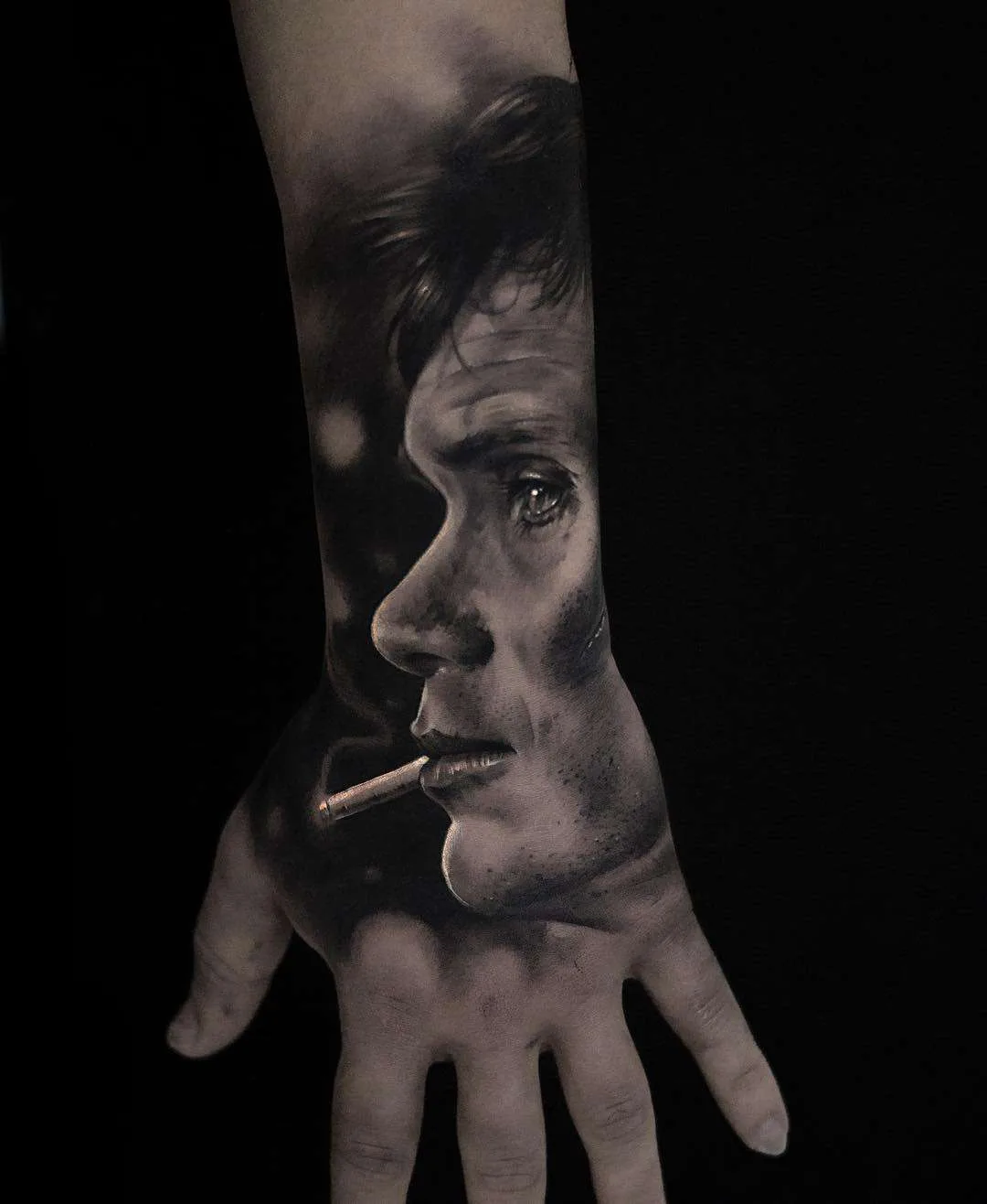 Tatuagem artista Coreh Lopez, retrato preto e cinza tatuagem realista, surrealismo | Espanha
