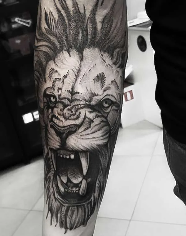 black and grey realism 纹身 在 forearm #22023 | 纹身师 Петренко Олег