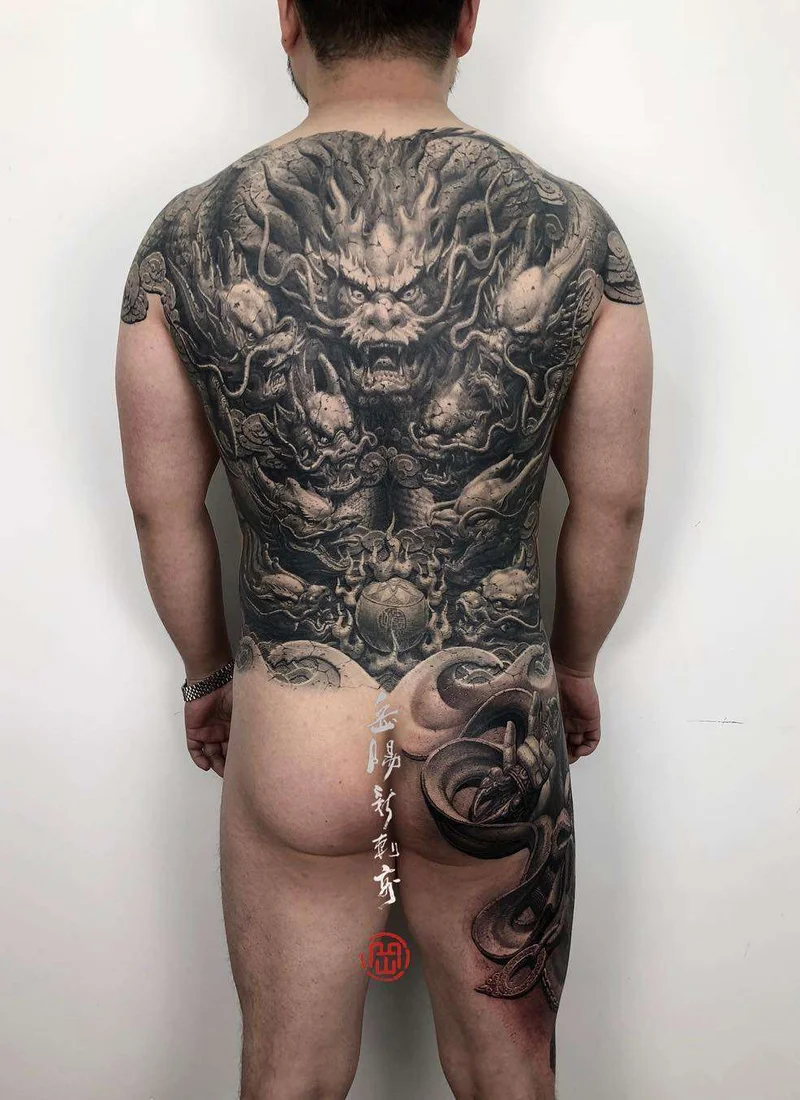 Artista di tatuaggi Heng Yue