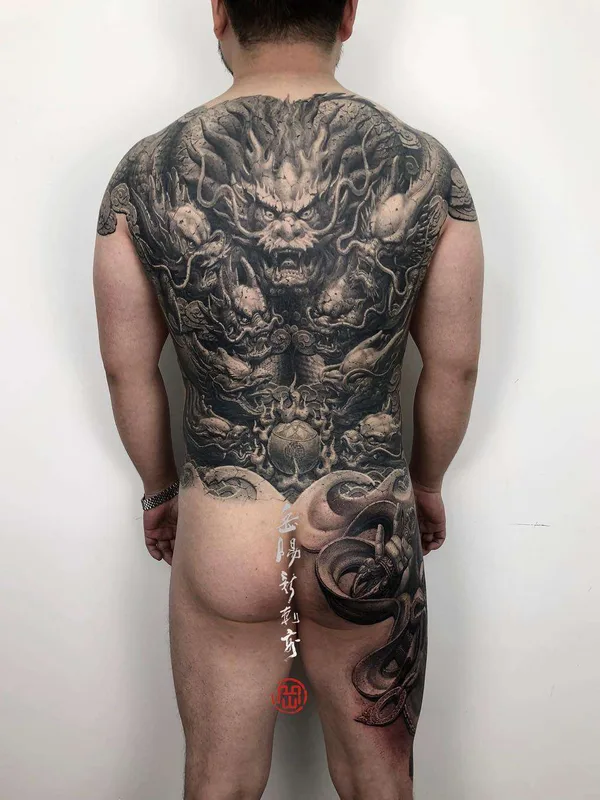 male black and grey japanese 纹身 在 full back #22456 | 纹身师 Heng Yue(岳阳新刺客)