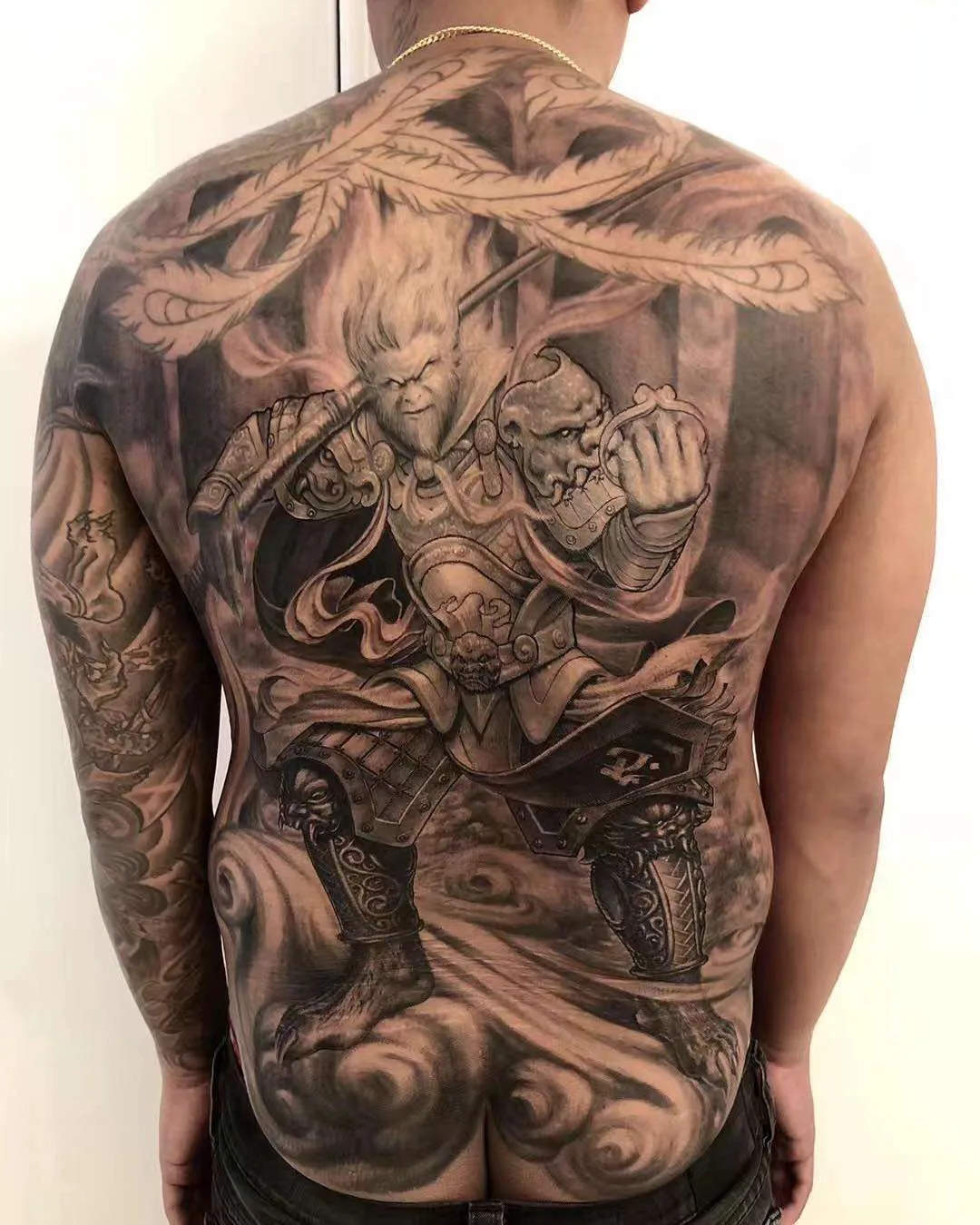 Artista di tatuaggi Heng Yue, stile nero e grigio tradizionale orientale realistico | Cina