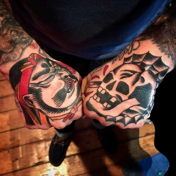 Old School Skull, Animal tattoo on Hand