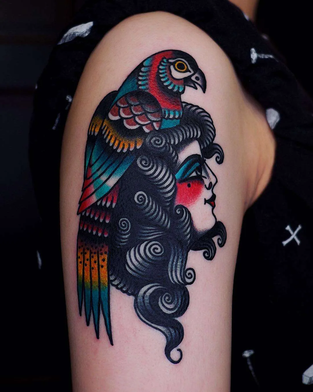 Tattoo artist Electric Martina, color traditional old school tattoo | Sweden