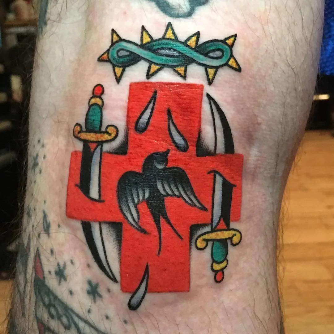 Tatuagem tradicional de Britney Goodman, cor antiga e tatuagem tradicional | EUA