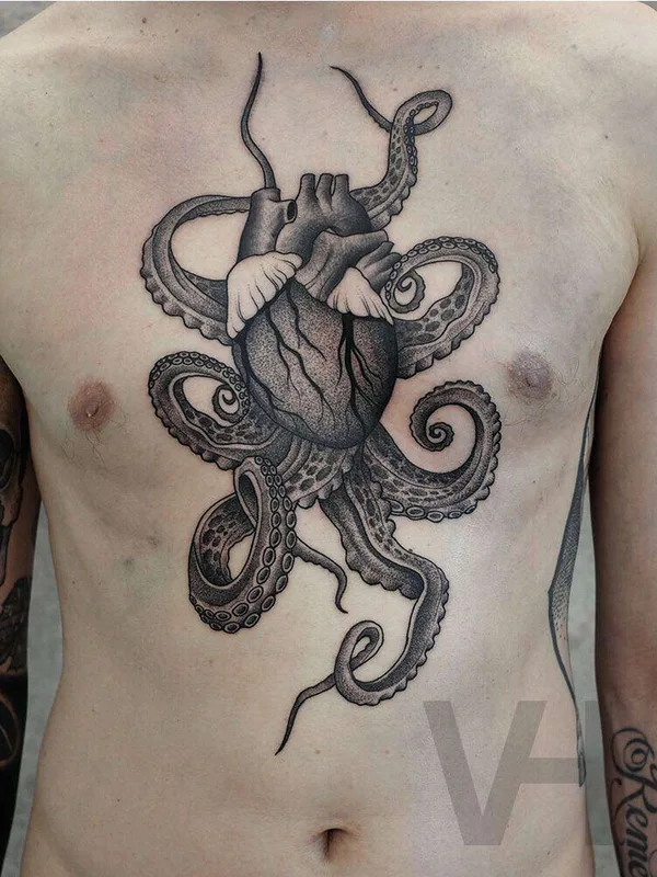 male black and grey black and grey tattoo auf chest #22084 | Tätowierer Valentin Hirsch