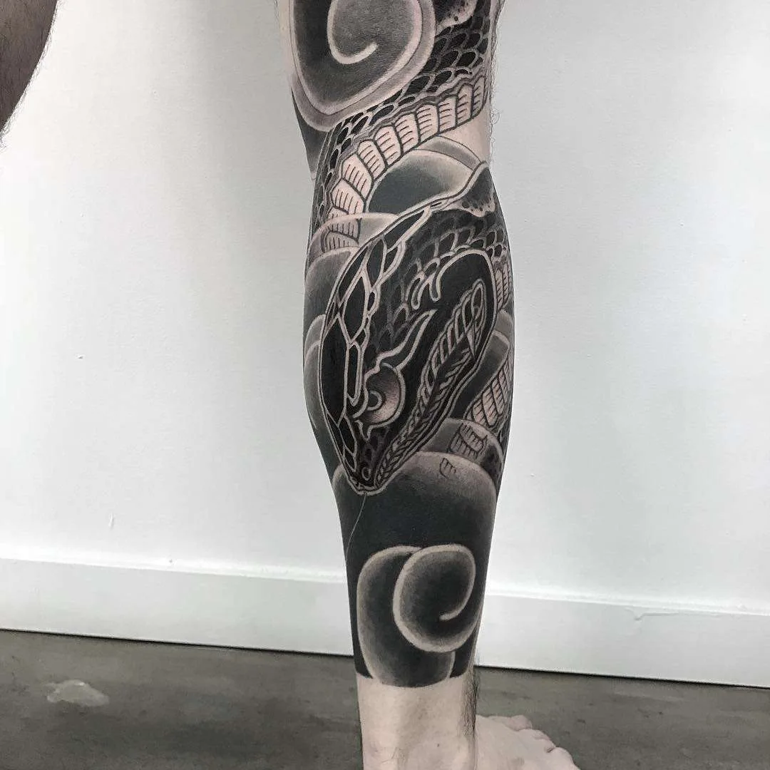 Tattoo artist Lupo HoriOkami, black and grey oriental japanese traditional tattoo | Italy