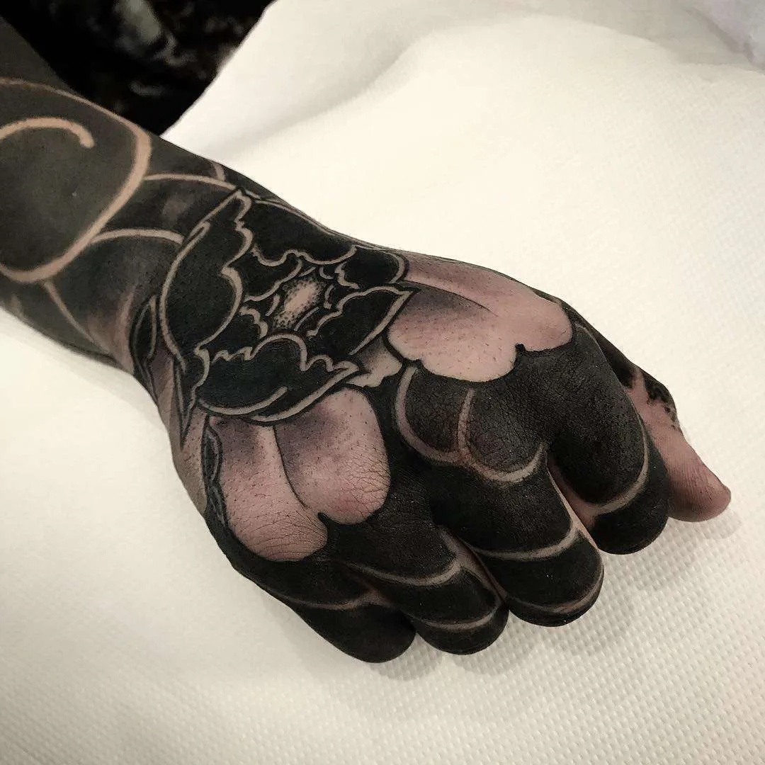 Tattoo artist Lupo HoriOkami, black and grey oriental japanese traditional tattoo | Italy