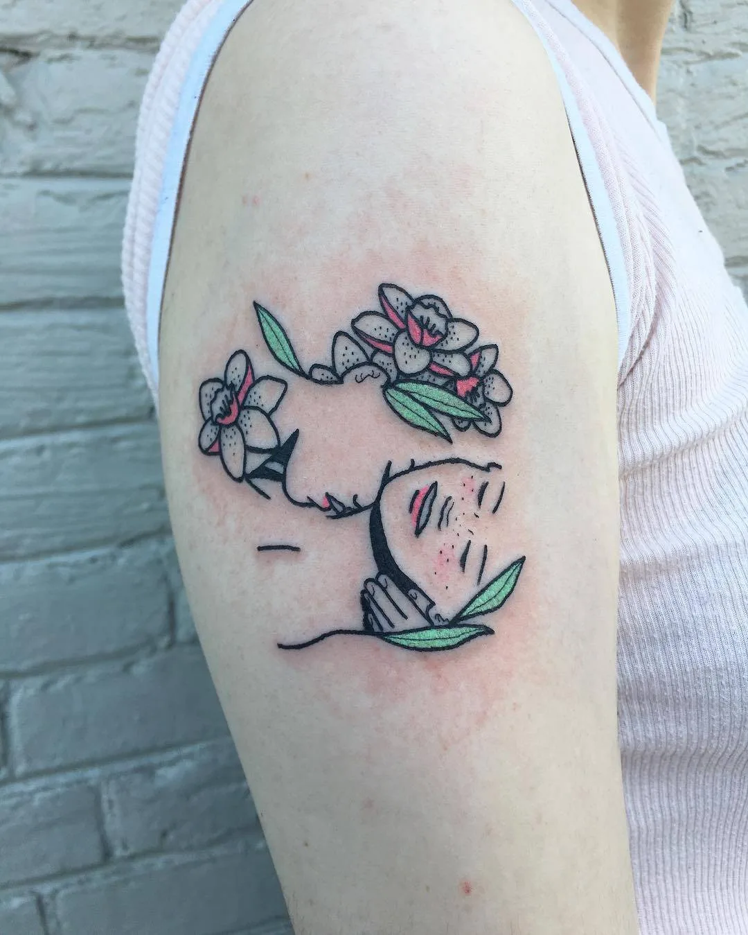 Tattoo artist Brit Abad, color and black minimalistic tattoo | Portland, USA