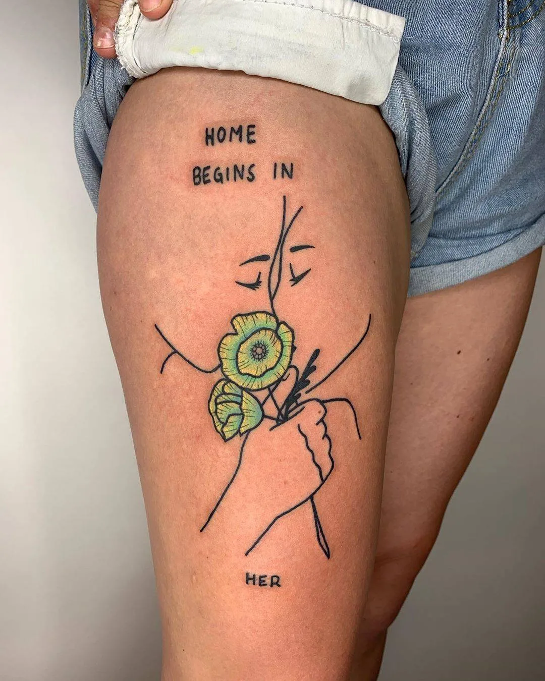 Tattoo artist Brit Abad, color and black minimalistic tattoo | Portland, USA