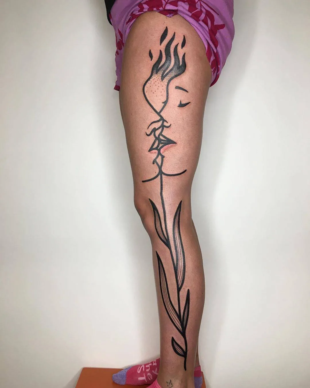 Tattoo artist Brit Abad, color and black minimalistic tattoo | Portland, USA