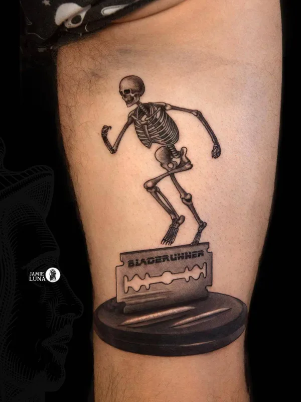 black and grey black and grey Tatuaggio su thigh #31855 | Tatuatore Jamie Luna