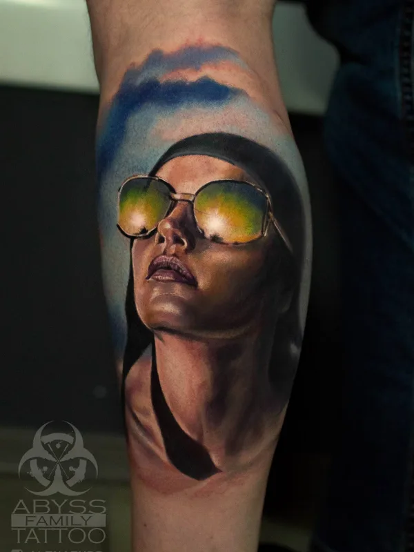 female color realism tatouage sur forearm #31907 | Artiste tatoueur Александр Эбисс
