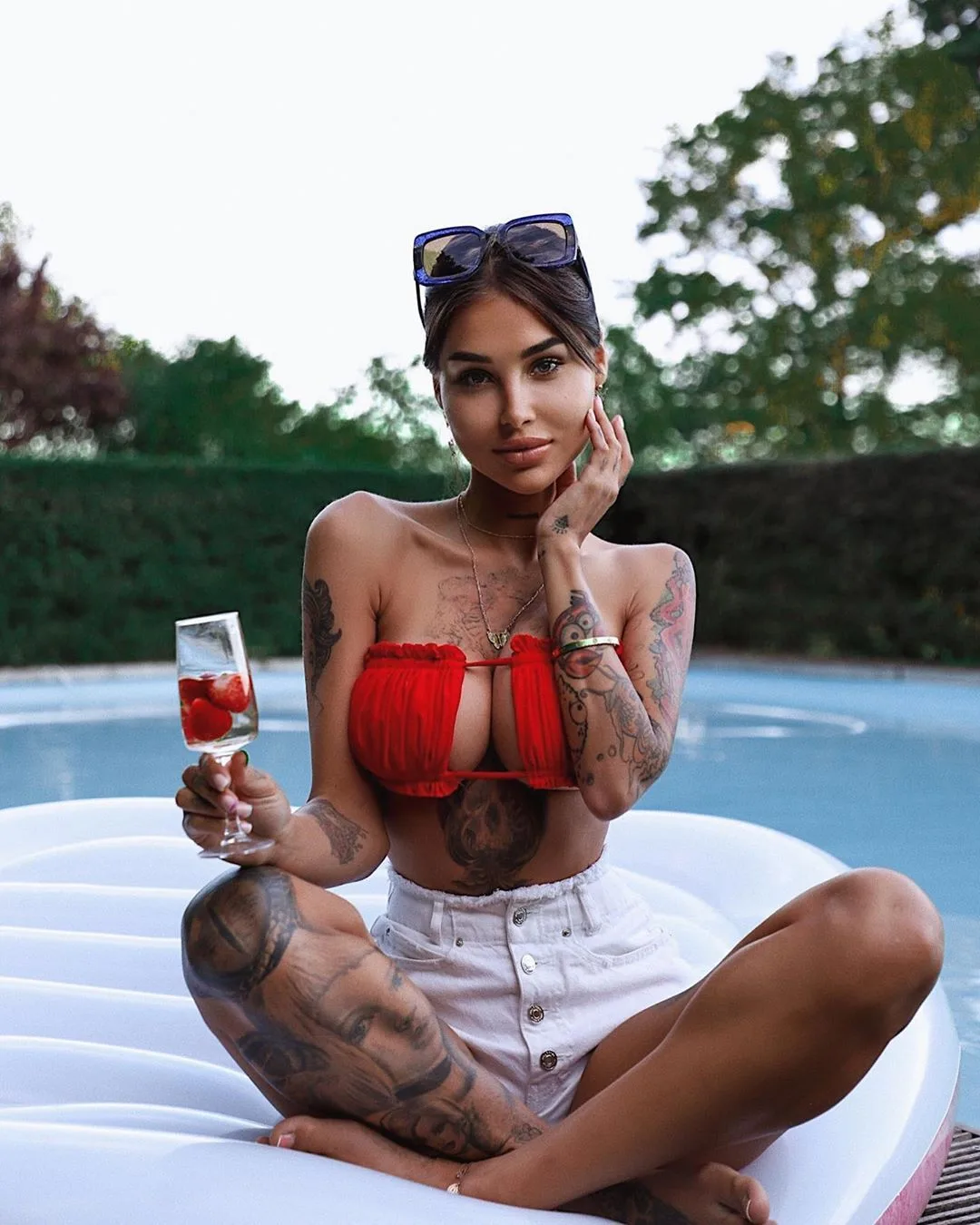 Belle russa tatuata Elizabeth Definhy. Modella alternativa, ragazza tatuata | Russia, Paesi Bassi