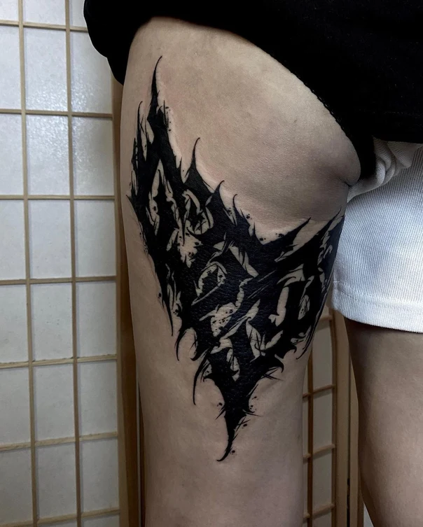 Blackwork Abstract tattoo on Thigh