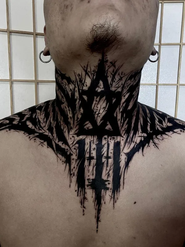 male black blackwork tattoo auf neck #41136 | Tätowierer ink_ddd