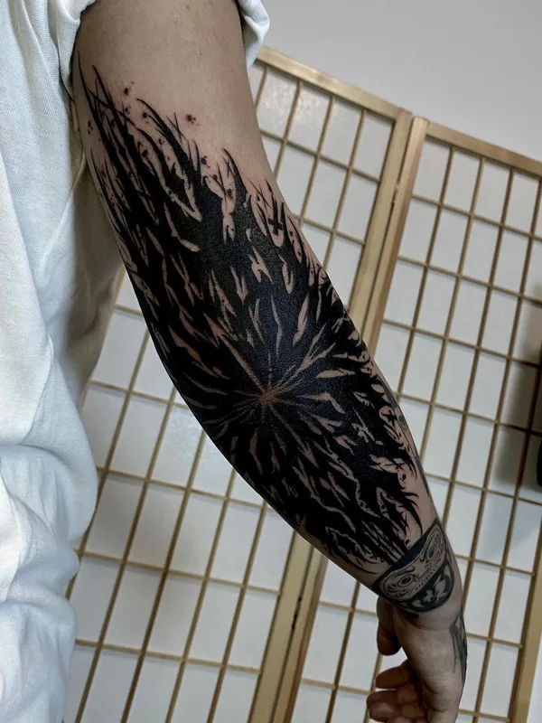 black blackwork tattoo auf forearm #41137 | Tätowierer ink_ddd