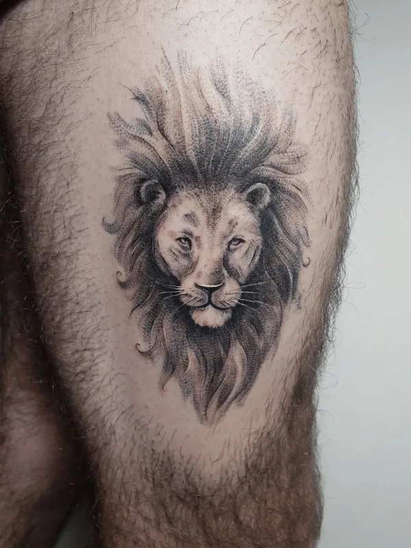 black and grey realism 纹身 在 thigh #41168 | 纹身师 Забелина Анастасия