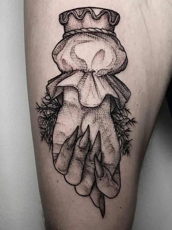 black and grey blackwork Tatuaggio su thigh #41571 | Tatuatore doskaladas