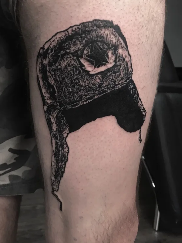 black blackwork tattoo auf thigh #41666 | Tätowierer Евгений Пилягин