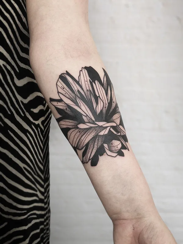 black blackwork Tatuaggio su forearm #41686 | Tatuatore Christian Eisenhofer