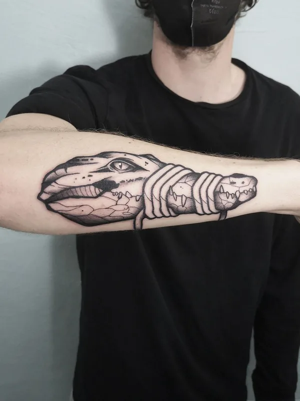 black blackwork Tatuaggio su forearm #41694 | Tatuatore Christian Eisenhofer