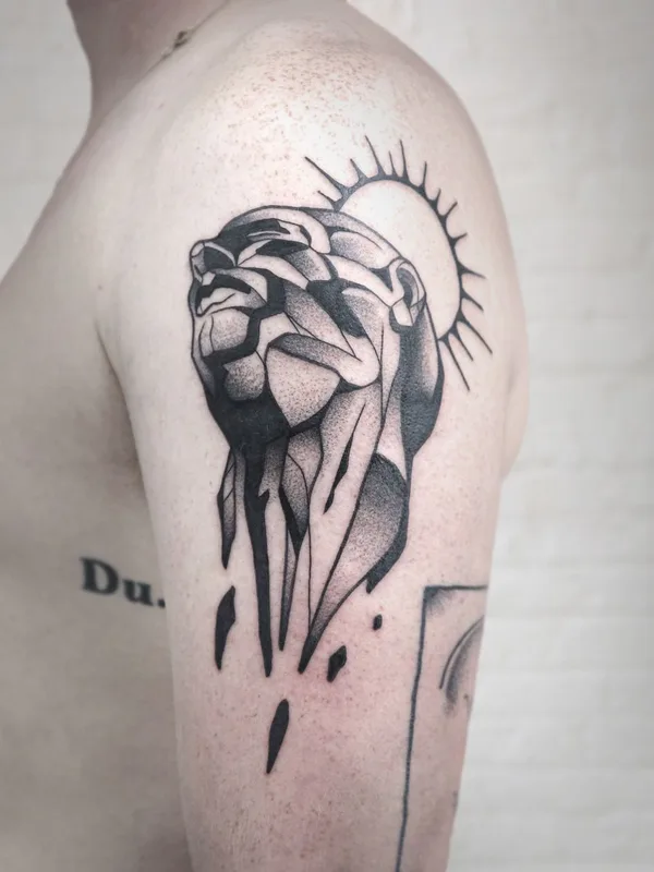 black and grey geometric Tatuaggio su shoulder #41695 | Tatuatore Christian Eisenhofer