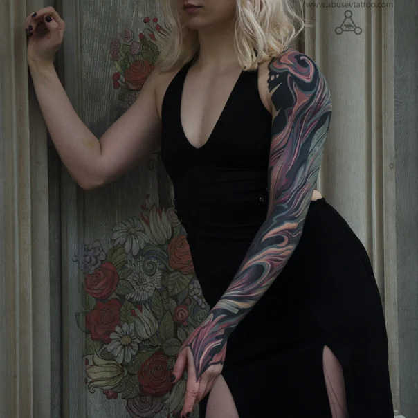 Абстрактная tattoo на Полный рукав