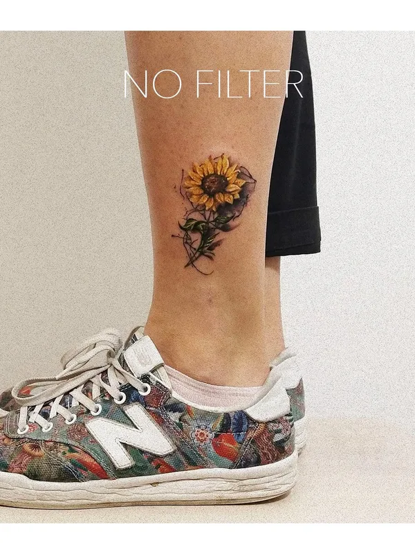 color botanic Tatuaggio su ankle #56034 | Tatuatore Lorem Tattoo