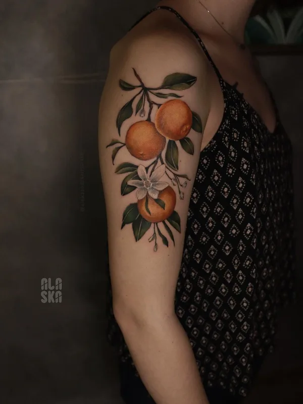 female color botanic 纹身 在 upper arm #56049 | 纹身师 Aleksandra Siminska