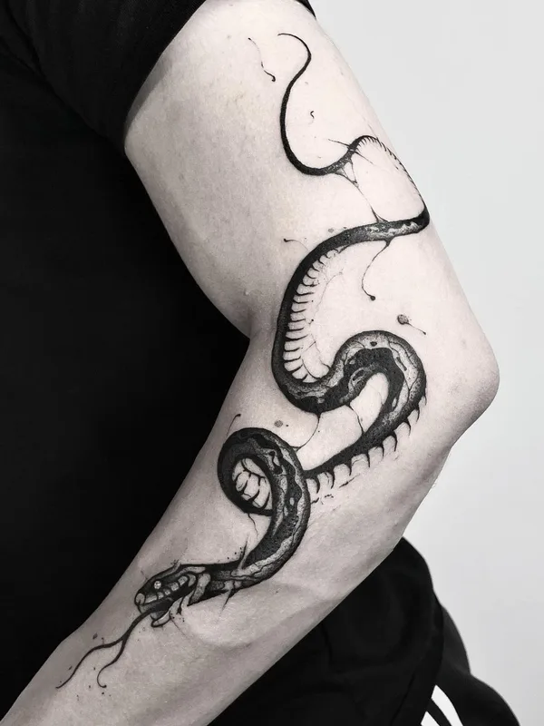 black and grey blackwork Tatuaggio su forearm #56089 | Tatuatore Kuba Szypulski