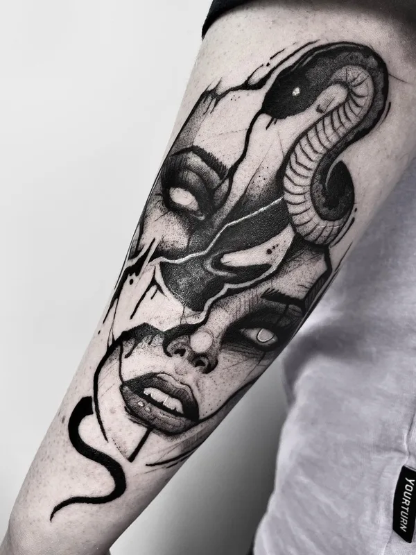 black and grey blackwork Tatuaggio su forearm #56099 | Tatuatore Kuba Szypulski