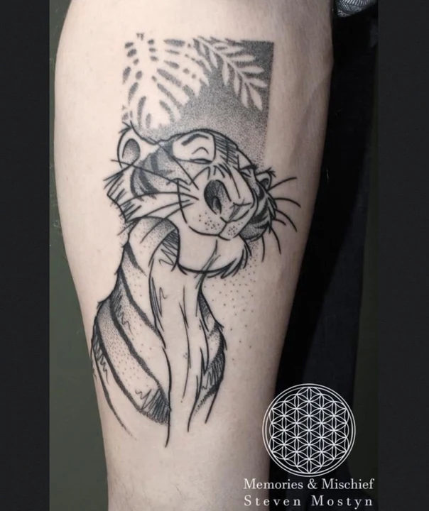 Blackwork Tiger, Leaves tattoo on Forearm