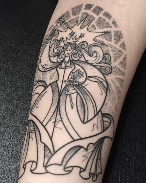 Linework Woman, Crown tattoo on Forearm