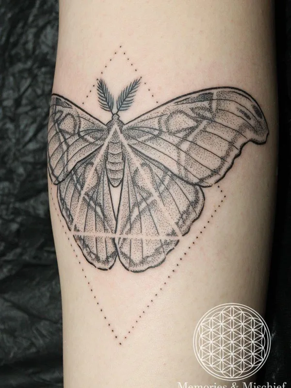 black and grey blackwork 타투 부위 forearm #56427 | 타투이스트 Mister Mostyn