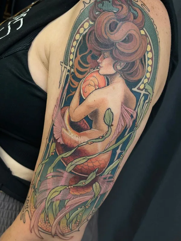 female color art nouveau tatuaje en upper arm #56544 | Tatuador Betsy Ebsen