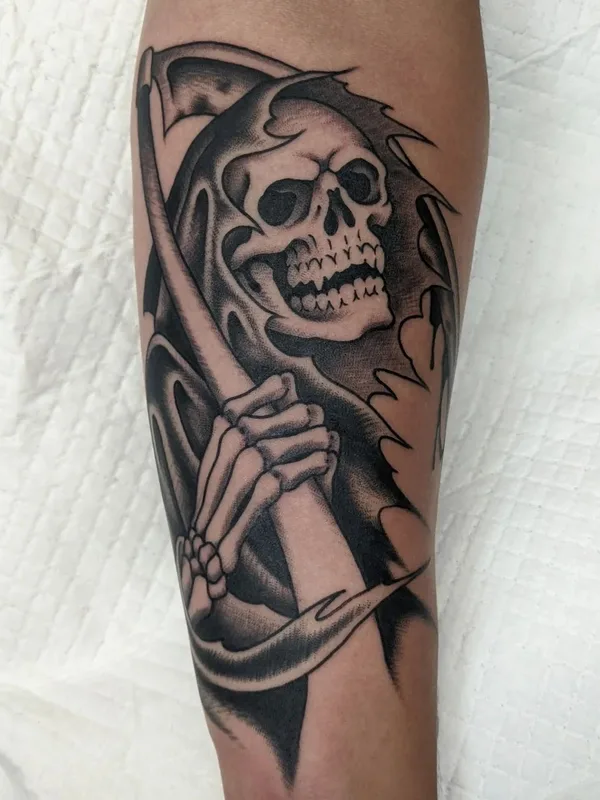 black and grey black and grey Tatuaggio su forearm #56647 | Tatuatore Mike Baker